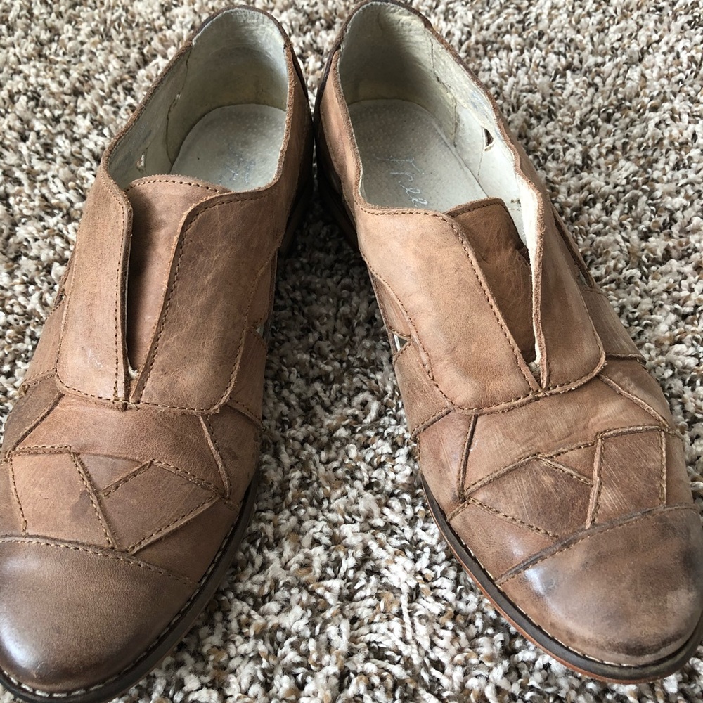 Like New Free People Brown Distressed Oxfords sz 8
